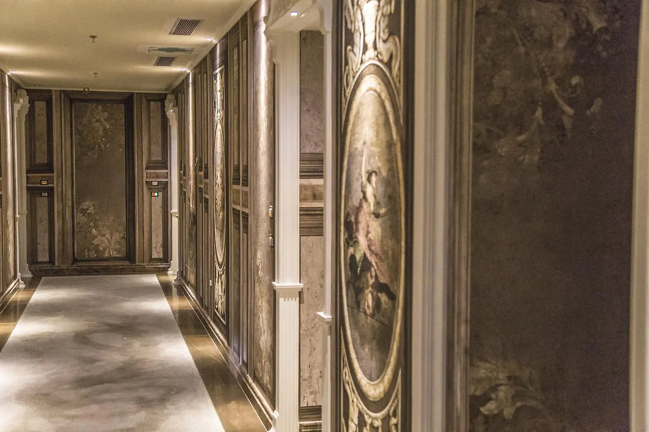 Hotel Villa Pascucci Дуррес 5*,