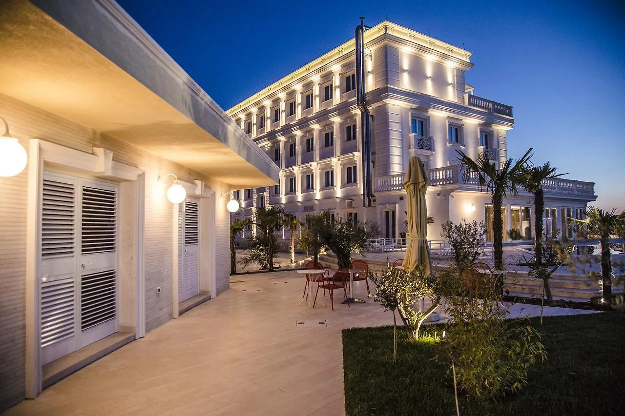 Hotel Villa Pascucci Дуррес